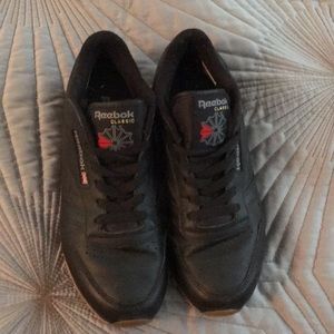 Reebok classics black